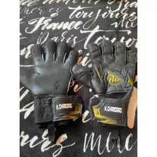 Guantes Del Portero De Saprissa Kevin Chamorro