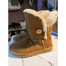 Botas Ugg . Classic Bailey Button . Beige . 37