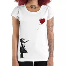 Camiseta Feminina Menina Com Balão - Banksy