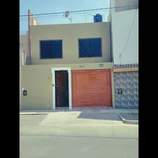 En Venta Linda Casa De 2 Pisos Con Piscina 