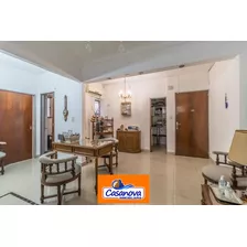 Venta De Departamento De 4 Ambientes Al Frente - 90 Mts2 - Actualmente Funciona Como Consultorio.