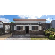 Oportunidad ! Casa Super Cómoda Con Garaje, Jardin Y Patio 