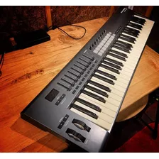 Teclado Midi Usb Novation Launchkey 61 Teclas 