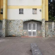 Apartamento A La Venta En Caricuao 24-17599, José Luis