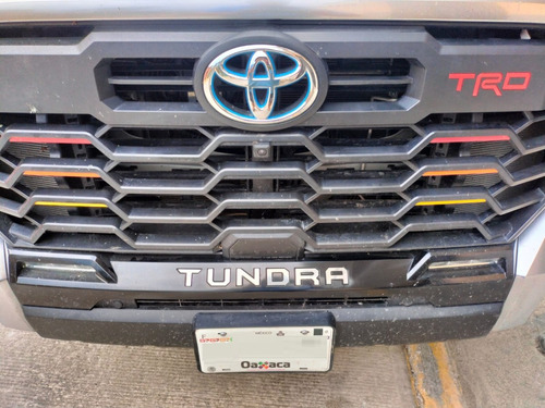 Letras Logotipo Tapa Batea (caja) Toyota Tundra 2022 - 2023 Foto 10