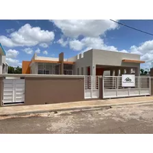 Casa Nueva Ubicada En El Residencial Romana Del Oeste, La Ro