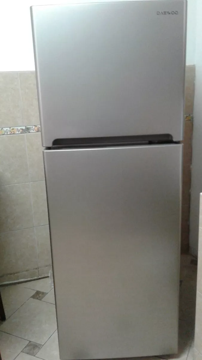 Refrigeradora Daewoo 354l No Frost Semi Nueva