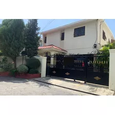 Se Vende Amplía Casa De Dos Niveles En Alma Rosa 1 