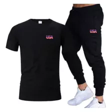 Kit Camiseta Básica Preta E Calça De Moletom Masculina Top