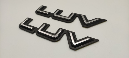 Chevrolet Luv Emblemas Foto 3