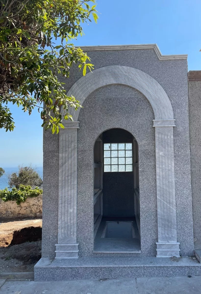 Se Vende Mausoleo Nuevo Diseño Capilla Para 8 Personas Más