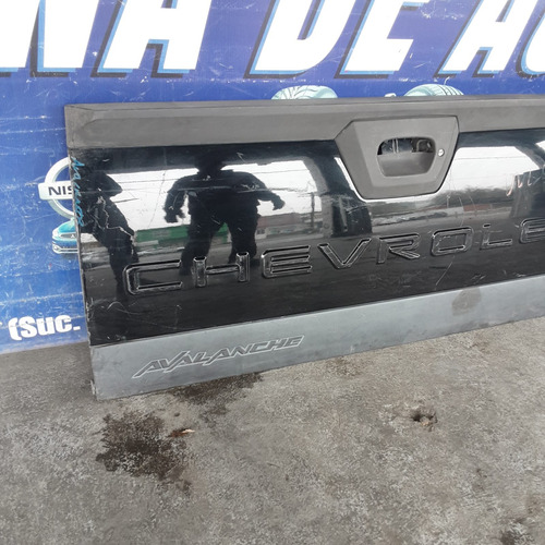 Tapa Batea/ T Caja #1 Chevrolet Avalanche  02 03 04 05 06 07 Foto 4