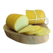 Queijo Provolone Defumado Na Corda