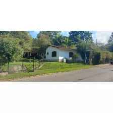 Casa Plana Com 04 Quartos, Terreno Ajardinado Com Pomar Na Vila Suíça - Miguel Pereira