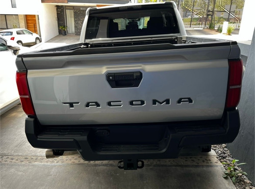 Letras Logotipo Tapa Batea (caja) Toyota Tacoma 2024 Foto 6