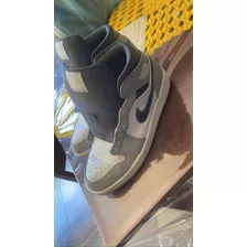 Air Jordan 1 Mid Grey