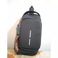 Bolso De Pecho Antirobo Para Caballero Con Puerto Usb