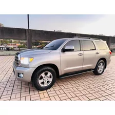 Toyota Sequoia Sr5