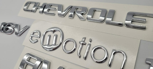 Chevrolet Emblemas Aveo Emotion 16 V Foto 4