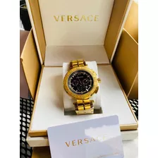 Hermoso Reloj Versace De Caballero Con Fondo Negro