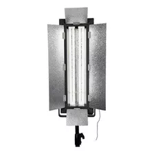 Refletor De Luz Fluorescente 110w Com Controle Remoto Estrutura Preto Luz Branco-neutro 110v/220v