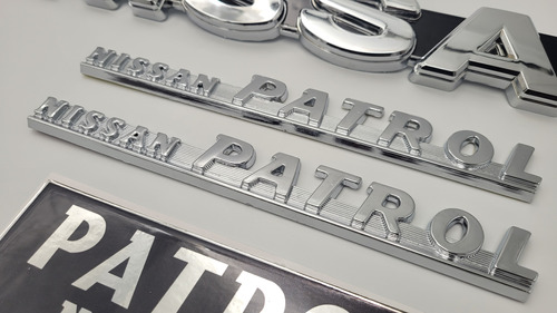Nissan Patrol Emblemas  Foto 3