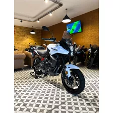 Kawasaki Versys 650 (no Versys 300) *olivos*