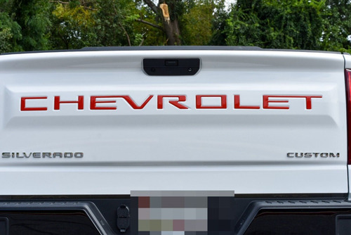 Emblema Chevrolet Letras3d Tapa Trasera Silverado 2023 Foto 2