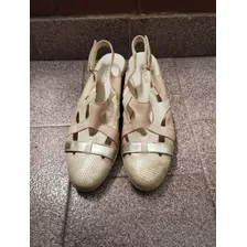 Sandalias De Mujer De Cuero Color Crema Zuca - Nro.38