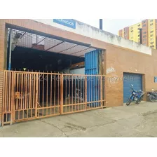 Carlos Colmenarez Excelente Galpon De 606 Metros Con Local Comercial En El Centro De La Ciudad, Zona Repuestera, Arera De Oficina, Depositos, Aires Acondicionados, Ideal Para Taller, Deposito, Venta D