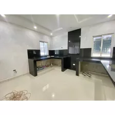 Hermosa Casa En El Residencial Villas Naco, Km13 Autopista Duarte Próximo A La Sirena, A Pasos De La Nueva Estación Del Metro, Fácil Acceso A La Av. Prolongación 27 De Febrero, Av. Rep. De Colombia 