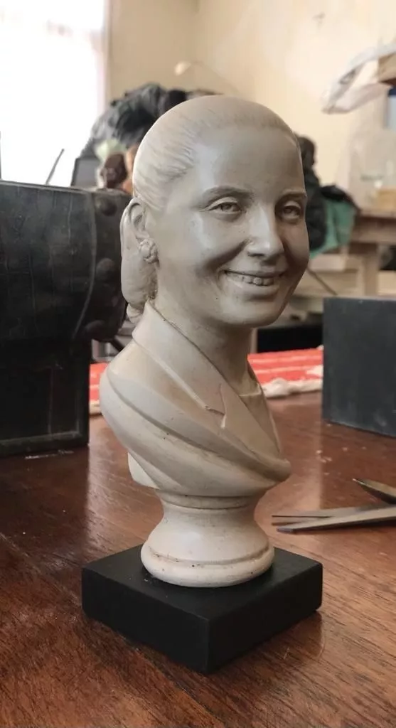Eva Perón - Escultura - Carlos Benavidez