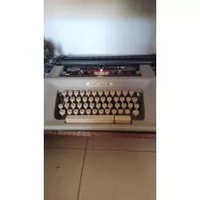 Maquina Antigua Olivetti Con Cinta Linea 48 Sin Tapa 