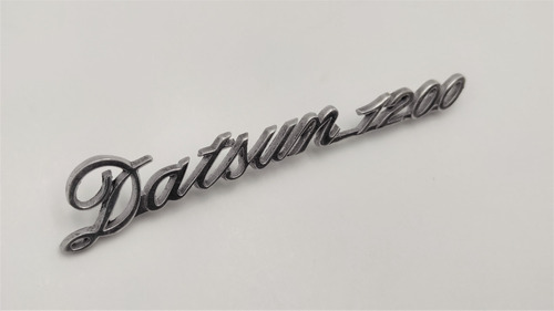 Emblema Datsun 1200 Aluminio Palabra Auto Foto 2