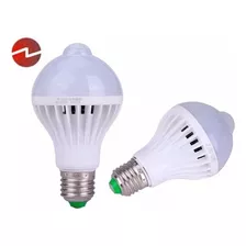 Ampolleta Led 12w Sensor De Luz Y Movimiento Enciede Automat Color De La Luz Fria