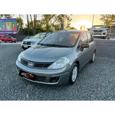 Nissan Tiida Sedan