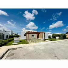 Casa En Venta En Vista Cana, Punta Cana, 183m2, 3 Hab. 2 Parqueos, Comunidad Exclusiva Con Campo De Golf, Playa Privada, Entorno Multicultural, Seguridad Permanente, Cerca Del Aeropuerto, Oportunidad 