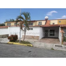  *ajl/ Amplia Casa En Venta En Los Cardones Barquisimeto Lara, Venezuela, Arnaldo López. 5 Dormitorios 3 Baños 232 M² 