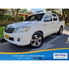 Toyota Hilux Mt Doble Cabina 4x2 Gasolina Rines