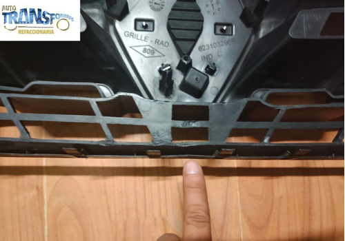 Parrilla Renault Kwid 17-20 Original Uso Detalle  C/emblema Foto 3