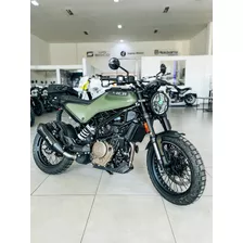 Husqvarna Svartpilen 401 Edicion Especial 