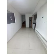 Casa De 2 Dormitórios, Em Condomínio - Locação, Próximo À Praia.