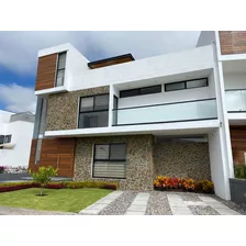 Casa En Venta En Juriquilla Queretaro 