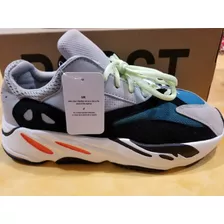 adidas Yeezy 700 Runner. Tallas 9, 8, 7.5 Mx Inmediato.