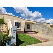 Maribel Morillo & Naudy Escalona Vende Casa En Urbanización Terrazas De La Ensenada (24-8679) 