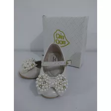 Sapatilha Off White Verniz Laço Com Pérolas Infantil N°18 