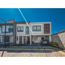 Casa En Venta De 3 Recámaras En Parque Mediterráneo.