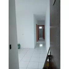 Apartamento Com 2 Quartos, 2 Banheiros, Sala Com Cozinha E Área De Churrasco.