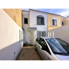 Casa En Venta En Fraccionamiento Villa Fontana