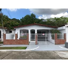 Venta De Casa De 330 M2 En Villa De Las Fuentes 24-1572